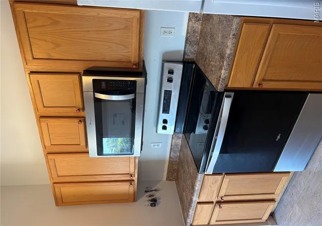 Photo 4 of Sale Pending at 181 Granite Pointe Ln, Winfield, MO 63389 | MLS# MIS26063389 | Listing updated on 2026-10-04