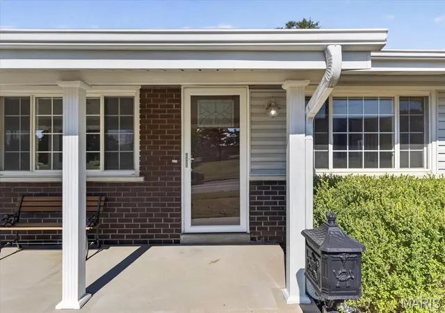 Photo 3 of Single family home for sale at 2965 Parker Rd, Florissant, MO 63033 | MLS# MIS26063395 | Listing updated on 2026-10-22