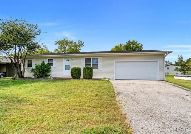 Single family home for sale at 2 Orf Pl, Eureka, MO 63025 | MLS# MIS26063398