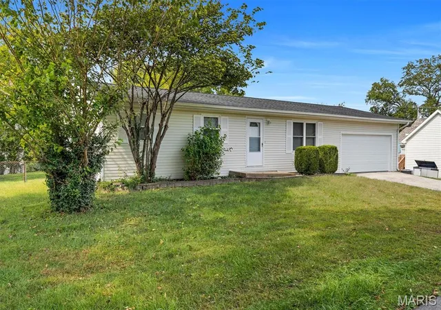 Photo 1 of Single family home for sale at 2 Orf Pl, Eureka, MO 63025 | MLS# MIS26063398 | Listing updated on 2026-10-05