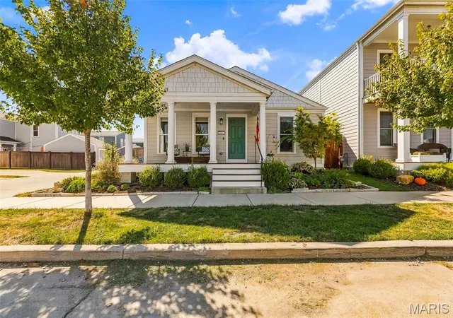 Photo 3 of Single family home for sale at 6002 Suntan Dr, Saint Charles, MO 63301 | MLS# MIS26063401 | Listing updated on 2026-10-10