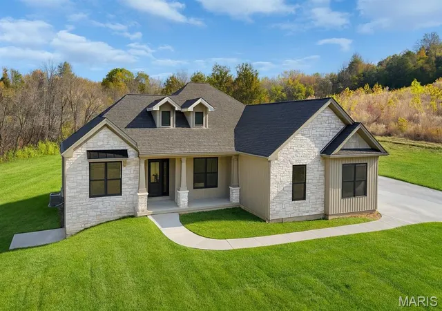 Photo 1 of Single family home for sale at 10 Hidden Hills Rd #10 HH, Washington, MO 63090 | MLS# MIS26063404 | Listing updated on 2026-10-05