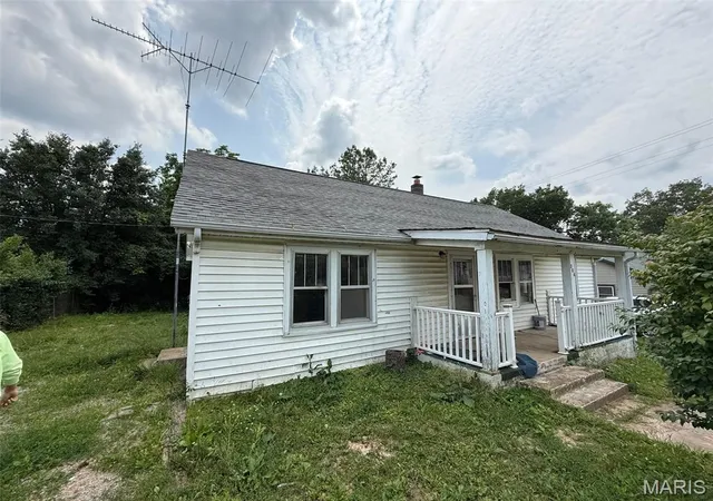Photo 1 of Single family home for sale at 304 Central Ave, Marble Hill, MO 63764 | MLS# MIS26063407 | Listing updated on 2026-10-02