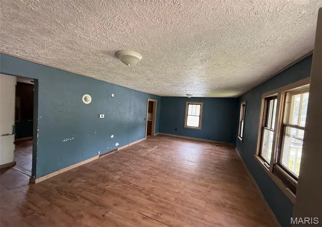 Photo 3 of Single family home for sale at 304 Central Ave, Marble Hill, MO 63764 | MLS# MIS26063407 | Listing updated on 2026-10-02