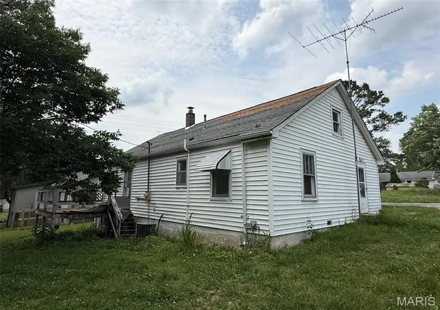 Photo 10 of Single family home for sale at 304 Central Ave, Marble Hill, MO 63764 | MLS# MIS26063407 | Listing updated on 2026-10-02