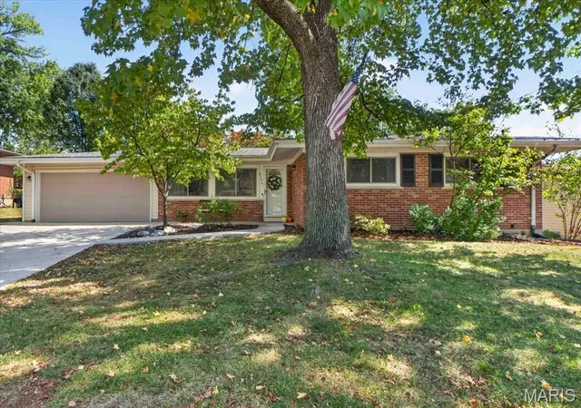 Photo 1 of Sale Pending at 8786 Fern Glen Dr, Saint Louis, MO 63126 | MLS# MIS26063415 | Listing updated on 2026-10-05