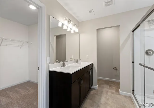 Photo 3 of Townhouse for sale at 2 Burlington At Dogwood Grv, Lake St Louis, MO 63376 | MLS# MIS26063417 | Listing updated on 2026-10-02
