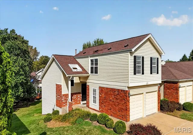 Photo 1 of Condo for sale at 12725 Bennington Comn Ln, Saint Louis, MO 63146 | MLS# MIS26063418 | Listing updated on 2026-10-06