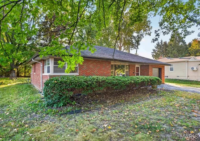 Photo 3 of Sale Pending at 31 Friendly Dr, Belleville, IL 62226 | MLS# MIS26063419 | Listing updated on 2026-10-22