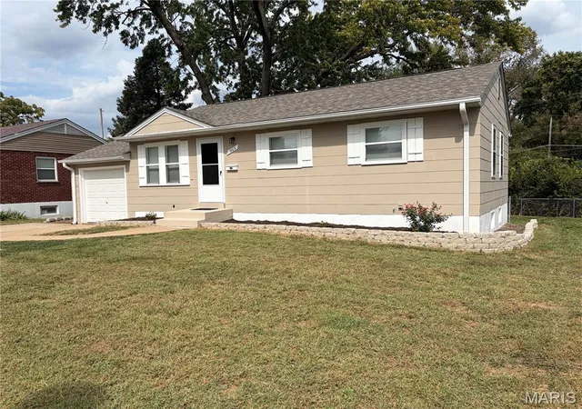 Photo 1 of Single family home for sale at 905 Delaird Dr, Saint Louis, MO 63137 | MLS# MIS26063425 | Listing updated on 2026-10-01