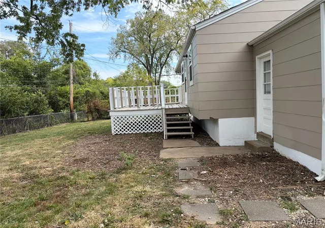 Photo 3 of Single family home for sale at 905 Delaird Dr, Saint Louis, MO 63137 | MLS# MIS26063425 | Listing updated on 2026-10-01