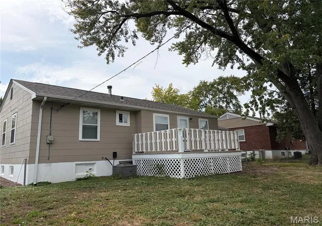 Photo 4 of Single family home for sale at 905 Delaird Dr, Saint Louis, MO 63137 | MLS# MIS26063425 | Listing updated on 2026-10-01
