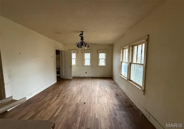 Photo 3 of Single family home for sale at 105 Central Ave, Marble Hill, MO 63764 | MLS# MIS26063428 | Listing updated on 2026-10-02