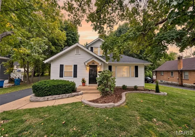 Single family home for sale at 222 S Clark Ave, Saint Louis, MO 63135 | MLS# MIS26063438