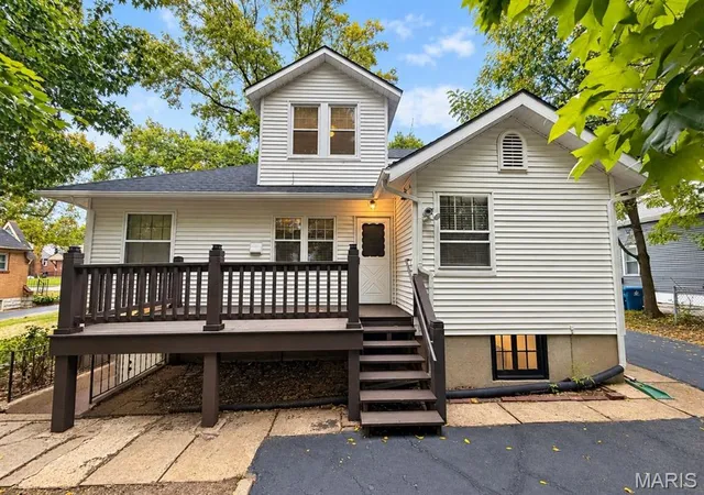 Photo 4 of Single family home for sale at 222 S Clark Ave, Saint Louis, MO 63135 | MLS# MIS26063438 | Listing updated on 2026-10-05