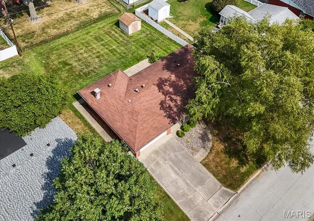 Photo 2 of Sale Pending at 54 Bedford Dr, Belleville, IL 62226 | MLS# MIS26063448 | Listing updated on 2026-10-05