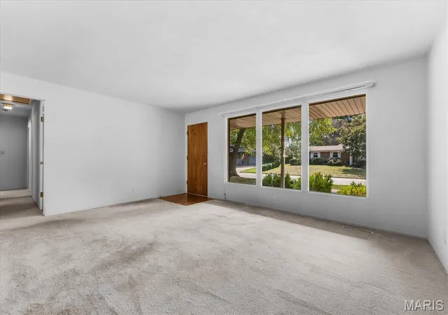 Photo 3 of Sale Pending at 54 Bedford Dr, Belleville, IL 62226 | MLS# MIS26063448 | Listing updated on 2026-10-05