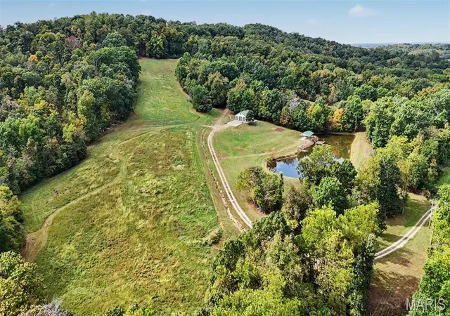 Photo 4 of House for sale at 24128 Smith Crk Rd, Warrenton, MO 63383 | MLS# MIS26063452 | Listing updated on 2026-10-07