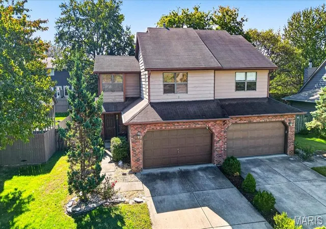 Photo 3 of Townhouse for sale at 2206 Greenfield Dr, Belleville, IL 62221 | MLS# MIS26063454 | Listing updated on 2026-10-23
