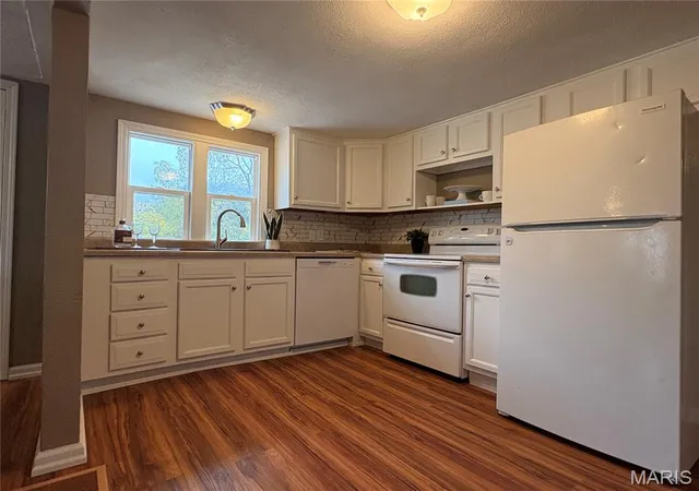 Photo 3 of Single family home for sale at 921 N Stanley Rd, Cottage Hills, IL 62018 | MLS# MIS26063455 | Listing updated on 2026-10-28