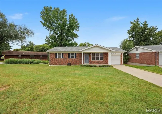 Photo 1 of Single family home for sale at 637 Norma Dr, Saint Charles, MO 63301 | MLS# MIS26063459 | Listing updated on 2026-10-05