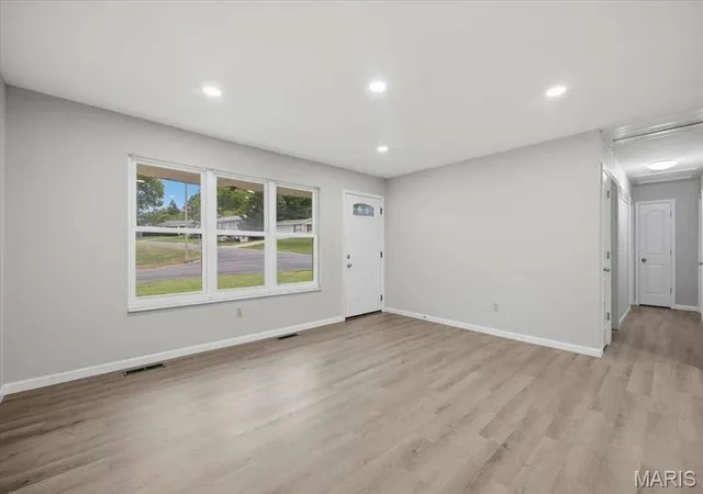 Photo 3 of Single family home for sale at 637 Norma Dr, Saint Charles, MO 63301 | MLS# MIS26063459 | Listing updated on 2026-10-05