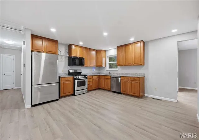 Photo 4 of Single family home for sale at 637 Norma Dr, Saint Charles, MO 63301 | MLS# MIS26063459 | Listing updated on 2026-10-05
