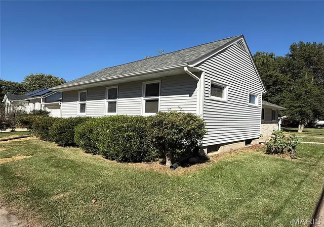 Photo 18 of Single family home for sale at 201 N Cherry St, Mount Olive, IL 62069 | MLS# MIS26063469 | Listing updated on 2026-10-06