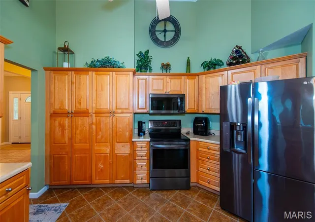 Photo 3 of Single family home for sale at 2021 Tanglewood Dr, Pacific, MO 63069 | MLS# MIS26063487 | Listing updated on 2026-10-19