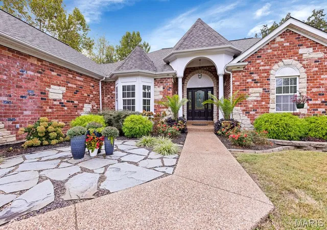 Photo 3 of Single family home for sale at 341 Mallard Pointe Blvd, Old Monroe, MO 63369 | MLS# MIS26063488 | Listing updated on 2026-10-06