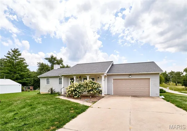 Photo 1 of Single family home for sale at 64 S Ridge Rd, Troy, MO 63379 | MLS# MIS26063500 | Listing updated on 2026-10-05