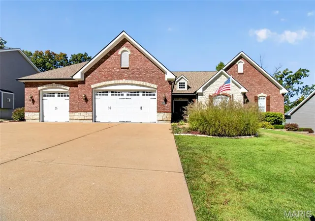 Photo 1 of Single family home for sale at 223 Lone Wolf Dr, Festus, MO 63028 | MLS# MIS26063513 | Listing updated on 2026-10-08