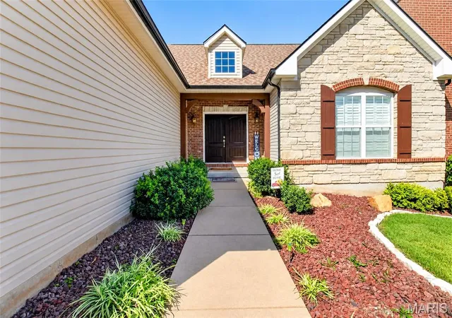 Photo 3 of Single family home for sale at 223 Lone Wolf Dr, Festus, MO 63028 | MLS# MIS26063513 | Listing updated on 2026-10-08