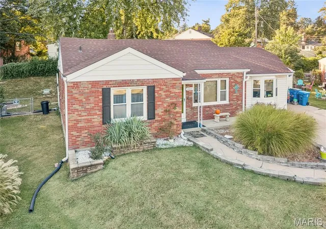 Photo 3 of Single family home for sale at 10227 Burdeau Ln, Saint Louis, MO 63114 | MLS# MIS26063517 | Listing updated on 2026-10-09