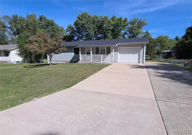 Photo 3 of Single family home for sale at 205 Midland Dr, Wright City, MO 63390 | MLS# MIS26063523 | Listing updated on 2026-10-05