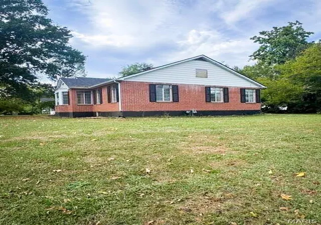 Photo 3 of Single family home for sale at 231 Donald St, Sullivan, MO 63080 | MLS# MIS26063526 | Listing updated on 2026-10-07