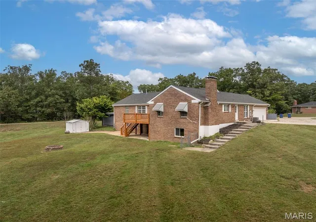 Photo 1 of Single family home for sale at 28 Hawthorne Dr, Warrenton, MO 63383 | MLS# MIS26063528 | Listing updated on 2026-10-07