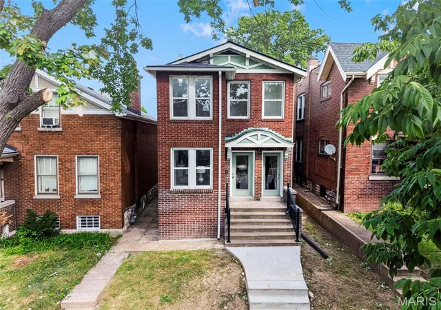 Single family home for sale at 3949 Utah St, Saint Louis, MO 63116 | MLS# MIS26063536