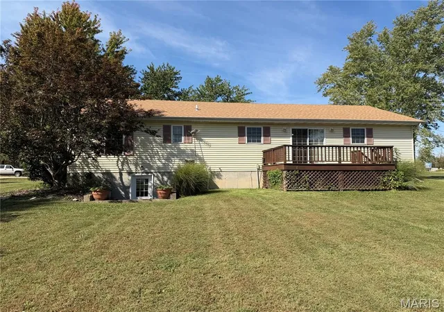 Photo 3 of Single family home for sale at 106 Kosark Rd, Owensville, MO 65066 | MLS# MIS26063539 | Listing updated on 2026-10-02