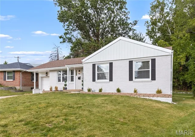 Photo 3 of Single family home for sale at 9435 Eastchester Dr, Saint Louis, MO 63136 | MLS# MIS26063543 | Listing updated on 2026-10-04