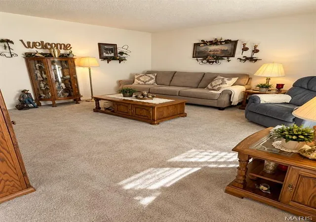Photo 4 of Single family home for sale at 202 Kingsway St, Farmington, MO 63640 | MLS# MIS26063545 | Listing updated on 2026-10-07