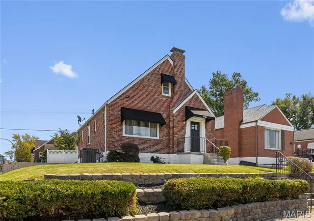 Photo 1 of Single family home for sale at 8746 Park Ln, Saint Louis, MO 63147 | MLS# MIS26063546 | Listing updated on 2026-10-05