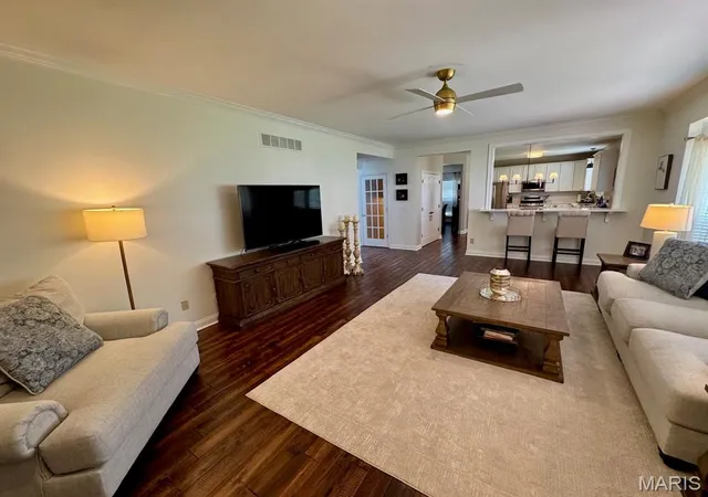 Photo 3 of Single family home for sale at 2811 Barrett Pines Ln, Ballwin, MO 63021 | MLS# MIS26063547 | Listing updated on 2026-10-02