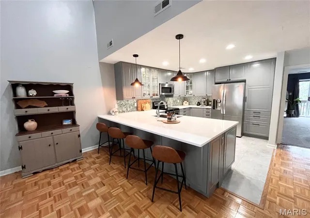 Photo 2 of Condo for sale at 4453 W Pine Blvd #10, Saint Louis, MO 63108 | MLS# MIS26063554 | Listing updated on 2026-10-02