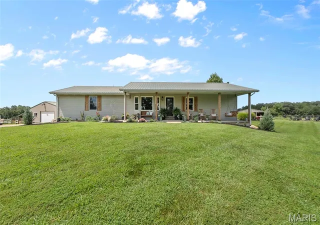 Photo 2 of Single family home for sale at 21036 Shooting Star Dr, Marble Hill, MO 63764 | MLS# MIS26063556 | Listing updated on 2026-10-06