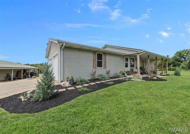 Photo 3 of Single family home for sale at 21036 Shooting Star Dr, Marble Hill, MO 63764 | MLS# MIS26063556 | Listing updated on 2026-10-06