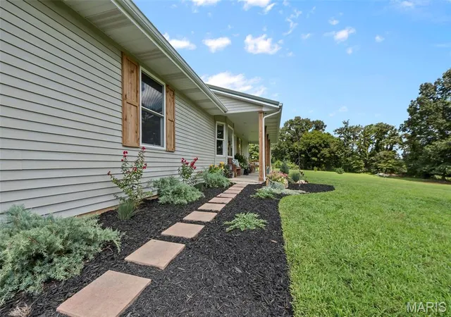 Photo 3 of Single family home for sale at 21036 Shooting Star Dr, Marble Hill, MO 63764 | MLS# MIS26063556 | Listing updated on 2026-10-07