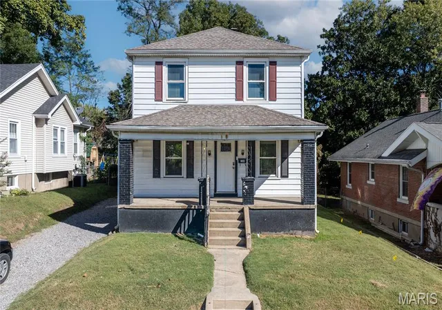 Single family home for sale at 1540 Whitener St, Cape Girardeau, MO 63701 | MLS# MIS26063558