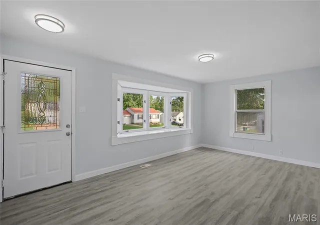 Photo 4 of Single family home for sale at 10171 Newbold Dr, Saint Louis, MO 63137 | MLS# MIS26063560 | Listing updated on 2026-10-02