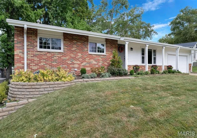 Photo 2 of Single family home for sale at 11145 Yellowstone Dr, Saint Louis, MO 63146 | MLS# MIS26063565 | Listing updated on 2026-10-07